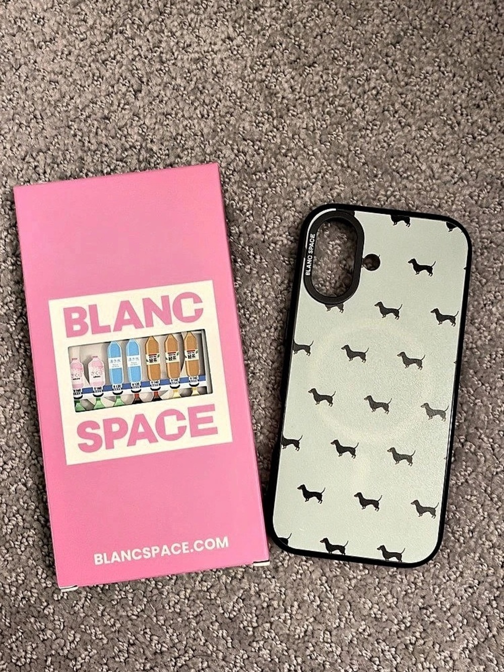 2 iPhone 17 cases - BLANC SPACE MagSafe compatible